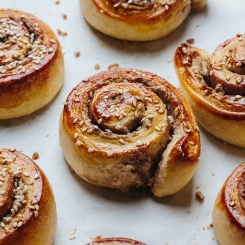 Date & Tahini Bun